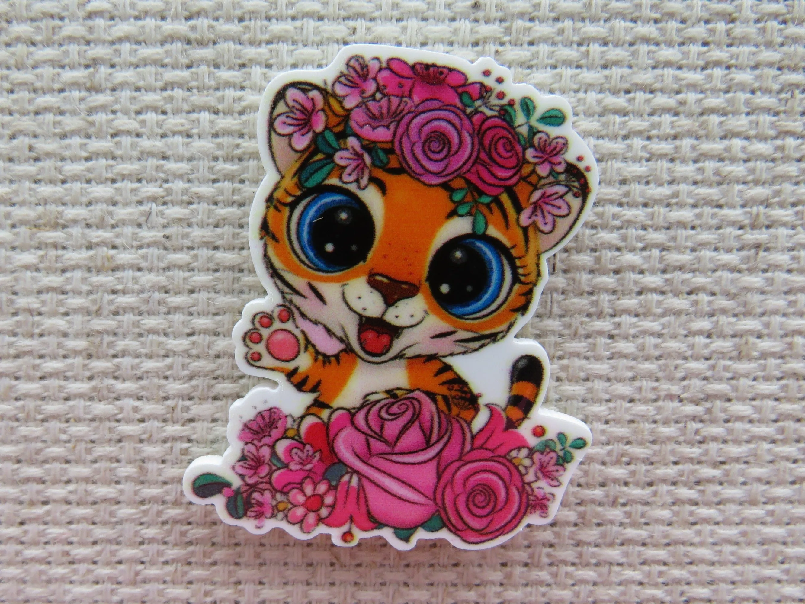Waving Floral Tiger Needle Minder, Cover Minder, Magnet